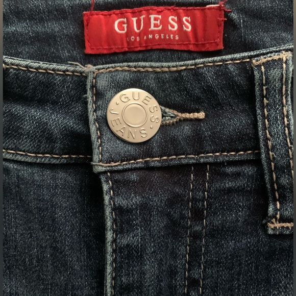 GUESS Mid Rise Skinny Jeans Women’s - Picture 2 of 7